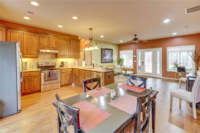 39 Lost Pine Ln, House other with 3 bedrooms, 2 bathrooms and 2 parking in Talking Rock GA | Image 8