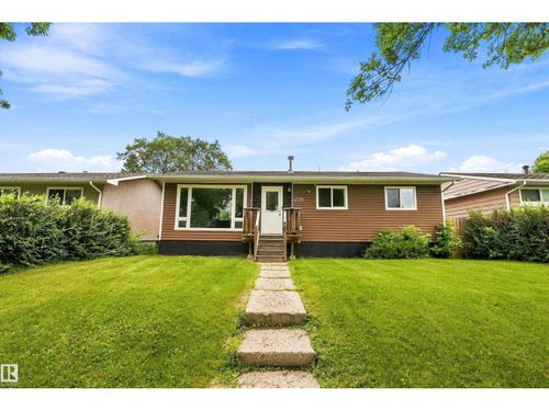 4728 48 Ave, Wetaskiwin, AB, T9A0M6 | Card Image