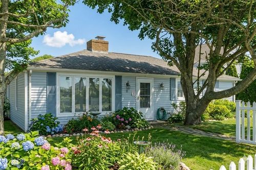 7 Conch Road, Narragansett, RI, 02882 | Card Image
