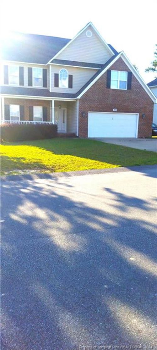 420 Lenoir Dr, Spring Lake, NC, 28390-1744 | Card Image