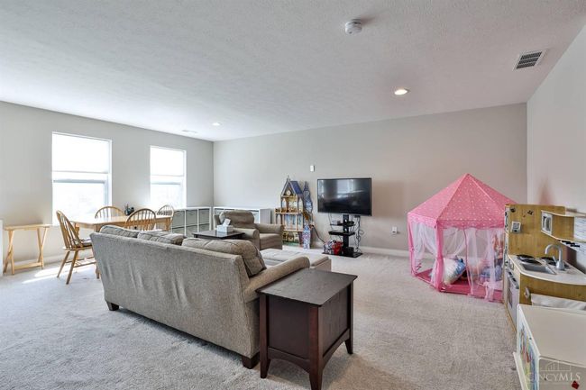 684 Newton Dr, House other with 4 bedrooms, 4 bathrooms and null parking in Beavercreek OH | Image 11