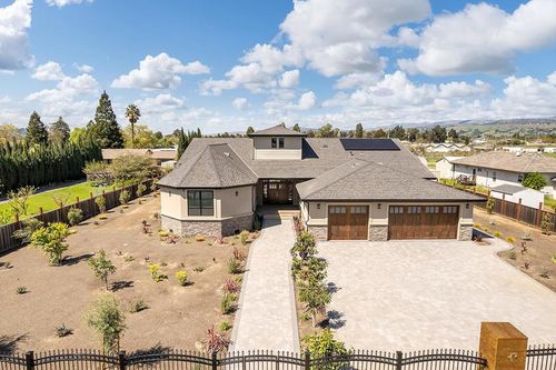 475 E Middle Ave, San Martin, CA, 95046-9523 | Card Image