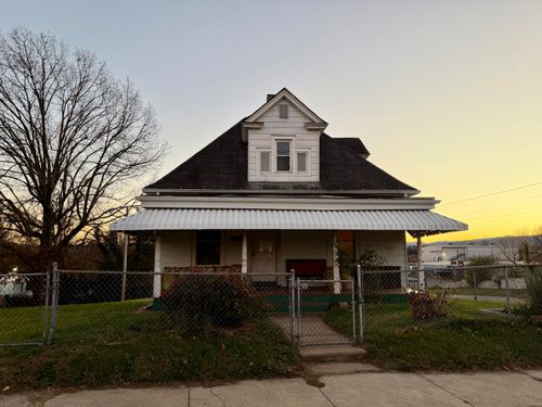 1730 Moorman Ave Nw, Roanoke, VA, 24017-5546 | Card Image