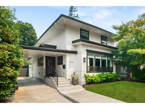 3633 Ne Davis St, Portland, OR, 97232 | Card Image