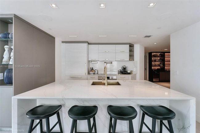 UNIT-4701 - 650 Ne 32 Nd St, Condo with 4 bedrooms, 5 bathrooms and null parking in Miami FL | Image 8