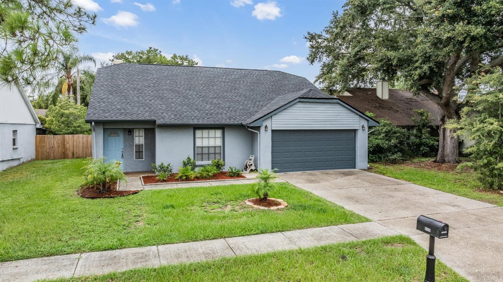 Lindenhurst Pl, Tampa, FL 33634