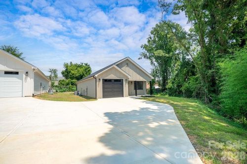 520 E 2nd Ave, Gastonia, NC, 28052 | Card Image