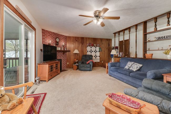 34 Pembrook Cir, House other with 3 bedrooms, 2 bathrooms and 2 parking in Bloomington IL | Image 14