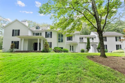 101 Brambley Hedge Cir, Fairfield, CT, 06824-7018 | Card Image