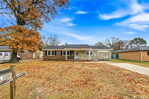 1633 Cawdor Dr, Fayetteville, NC, 28304-4934 | Card Image