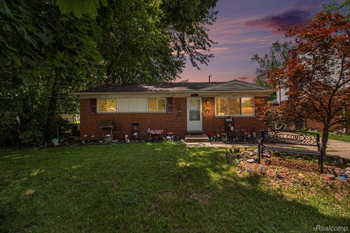 34919 Glover, Wayne, MI, 48184 | Card Image