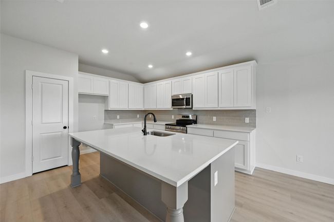 1401 Quail Creek Dr, House other with 3 bedrooms, 2 bathrooms and null parking in Cleburne TX | Image 13