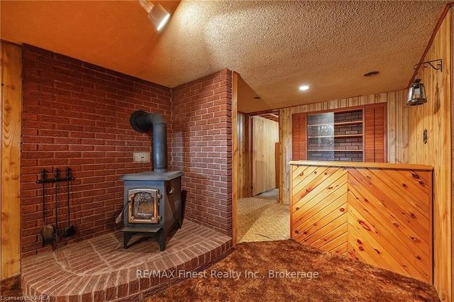 705 Braeside Cres, House other with 4 bedrooms, 2 bathrooms and 2 parking in Kingston ON | Image 26