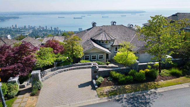 2631 Folkestone Way, House other with 4 bedrooms, 3 bathrooms and 2 parking in West Vancouver BC | Image 4