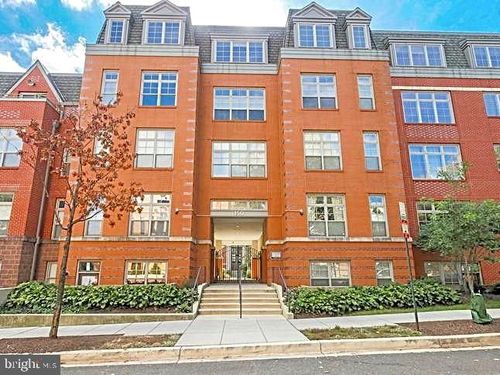 apt-v304-150 V St Nw, WASHINGTON, DC, 20001-5609 | Card Image