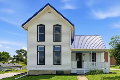 1405 5th Ave, Marion, IA, 52302-4438 | Card Image