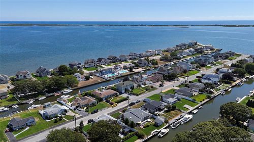 15 Marlin Rd, East Quogue, NY, 11942-4908 | Card Image