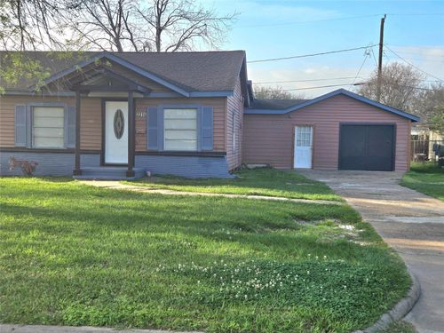 2216 3rd St, Galena Park, TX, 77547-2756 | Card Image