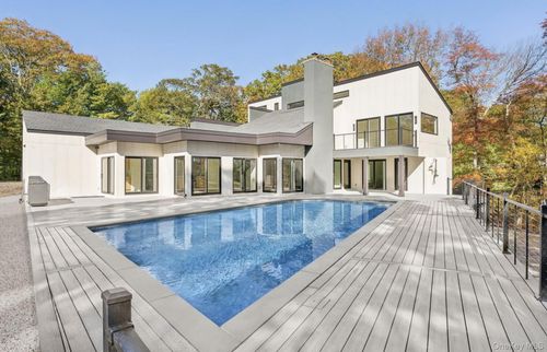12 Plume Grass Way, Westhampton, NY, 11977-1550 | Card Image