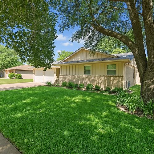 532 Wallace Dr, Crowley, TX, 76036-3241 | Card Image