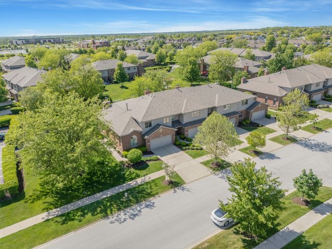 17964 Upland Dr, Townhouse with 3 bedrooms, 4 bathrooms and 2 parking in Tinley Park IL | Image 4