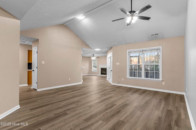 401 Pebble Ln, House other with 3 bedrooms, 2 bathrooms and 2 parking in Jacksonville NC | Image 4
