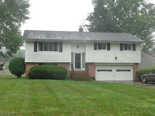 21113 Willow Ln, Strongsville, OH, 44149-1215 | Card Image