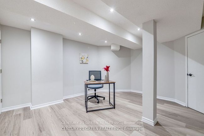 607 Willmott Cres, House attached with 4 bedrooms, 4 bathrooms and 2 parking in Milton ON | Image 33
