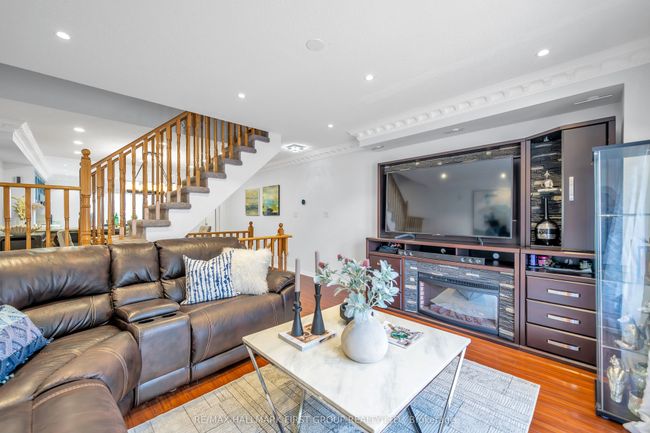20 Webbford St, House attached with 4 bedrooms, 3 bathrooms and 2 parking in Ajax ON | Image 11