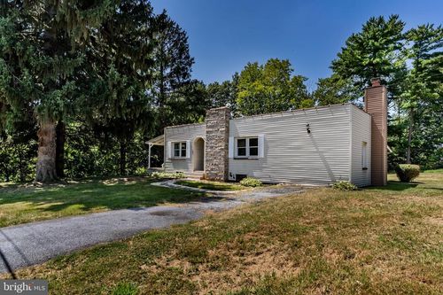 994 Clifton Heights Rd, HUMMELSTOWN, PA, 17036-8982 | Card Image