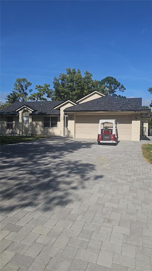 16311 E Secretariat Dr, Loxahatchee, FL, 33470-4033 | Card Image