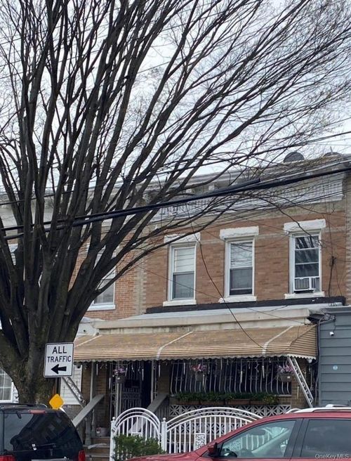 10450 104th St, Ozone Park, NY, 11417-2221 | Card Image