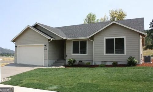 1530 W Basil St, Roseburg, OR, 97471-7741 | Card Image