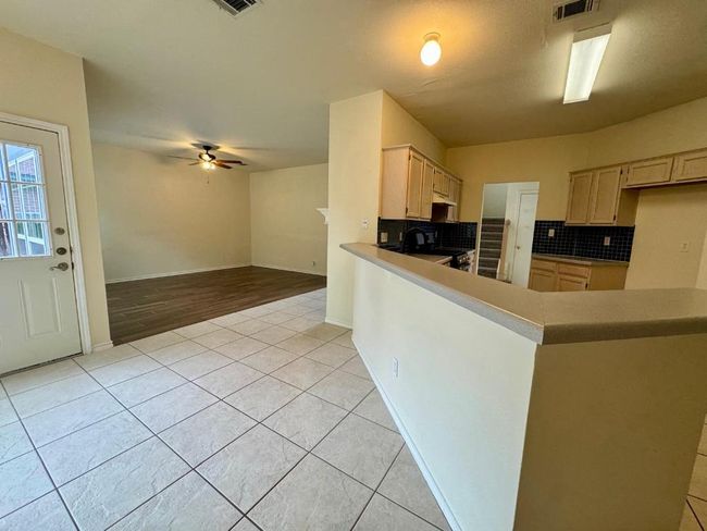 1012 Black Locust Dr, House other with 4 bedrooms, 3 bathrooms and 4 parking in Pflugerville TX | Image 4