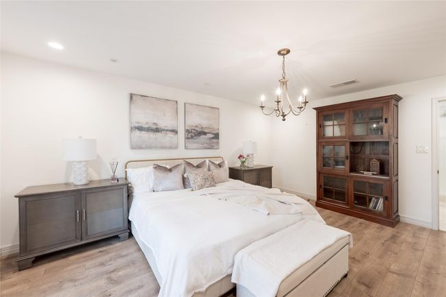 2802 Bernadette Ln, House other with 5 bedrooms, 4 bathrooms and 3 parking in Houston TX | Image 19