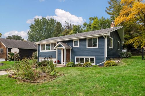 1370 Valley View Rd, Chaska, MN, 55318-1734 | Card Image