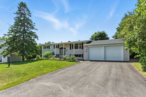 26 Farmers Ave, Vankleek Hill, ON, K0B1R0 | Card Image