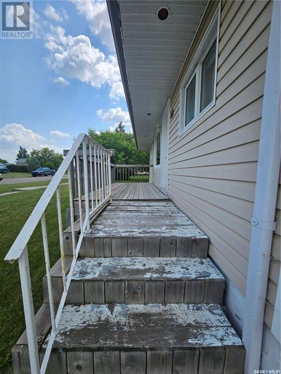 222 Aldridge St, House other with 3 bedrooms, 2 bathrooms and null parking in Bienfait SK | Image 2