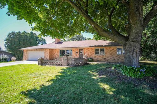 706 Woodland Dr, SUN PRAIRIE, WI, 53590-1320 | Card Image
