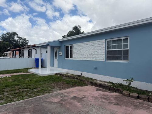 5171 Nw 4th Ter, Miami, FL, 33126-5011 | Card Image
