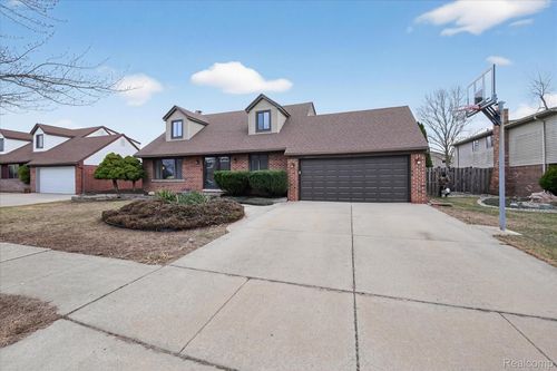 24701 Pamela St, Flat Rock, MI, 48134-9202 | Card Image