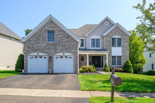 3 Lilac Ln, Danbury, CT, 06810-7289 | Card Image