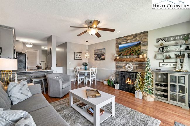 UNIT-1215 - 301 Pinnacle Inn Rd, Condo with 2 bedrooms, 2 bathrooms and null parking in Beech Mountain NC | Image 4