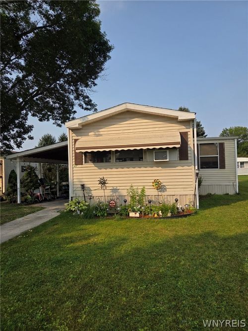 42 Alsace St, West Seneca, NY, 14224-4810 | Card Image