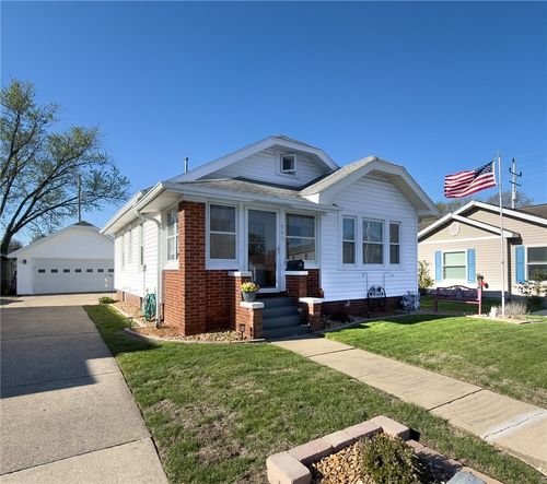 805 W Saint Anthony Ave, Effingham, IL, 62401-2052 | Card Image