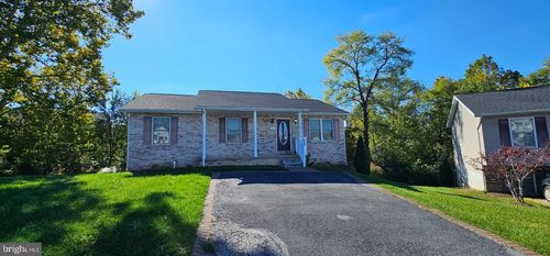 133 Nature Dr, STEPHENS CITY, VA, 22655-3527 | Card Image