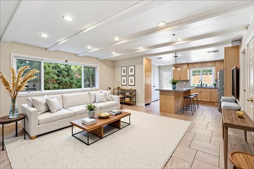 22666 Margarita Dr, Woodland Hills, CA, 91364-4031 | Card Image