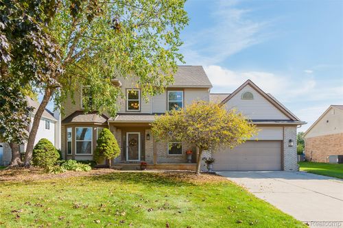 25862 Carriage Ln, South Lyon, MI, 48178-1561 | Card Image