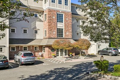 APT-4B - 136 East Avenue, Condo with 2 bedrooms, 2 bathrooms and 1 parking in Norwalk CT | Image 2