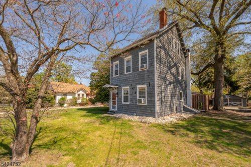 1401 Mount Holly Rd, Burlngtn Twp, NJ, 08016-3735 | Card Image